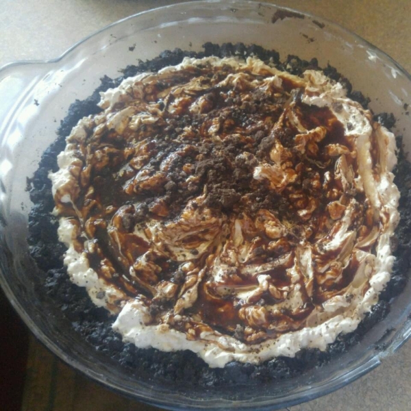 Peanut Butter and Fudge Swirl Pie