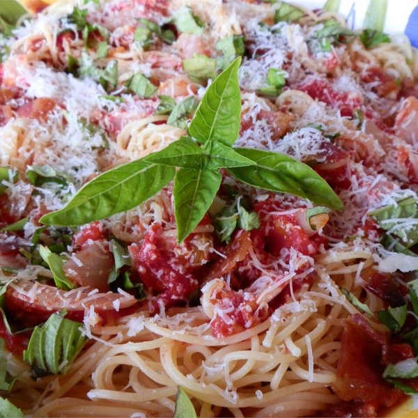 Summer Fresh Pasta with Tomatoes and Prosciutto