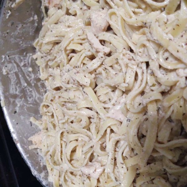 Creamy Chicken Fettuccine Alfredo