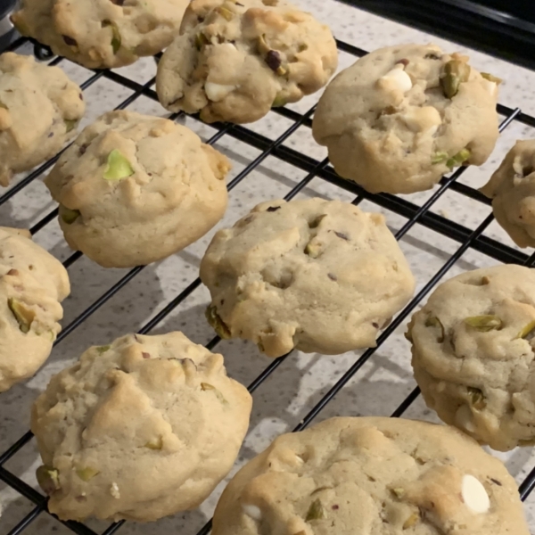 Amazing White Chocolate Chip Pistachio Cookies