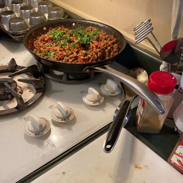 Minced Beef with Black-Eyed Beans