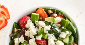 Crumbly Gorgonzola Strawberry Quinoa Salad