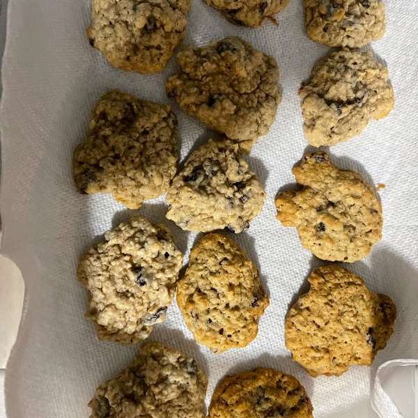 Vanishing Oatmeal Raisin Cookies