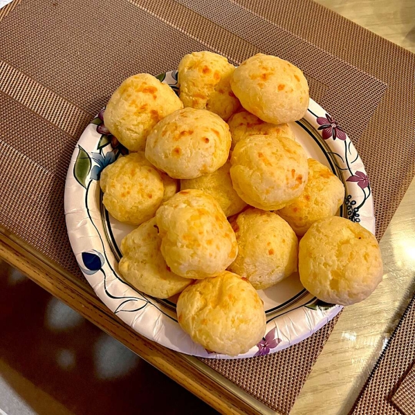 Brazilian Cheese Rolls (Pao de Queijo)