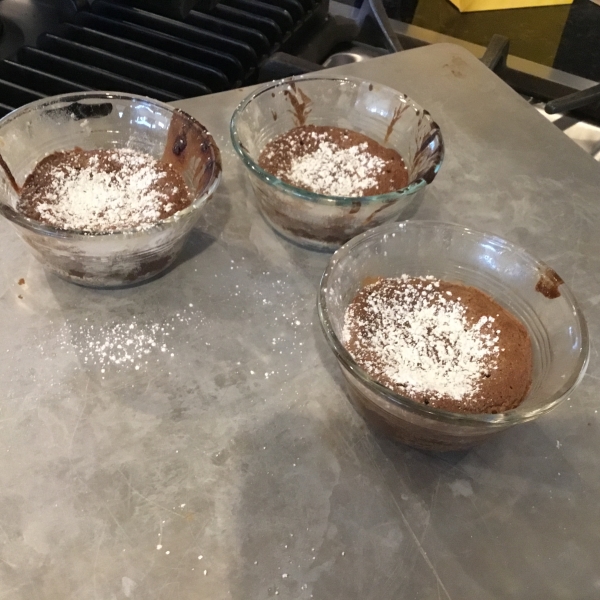 Chocolate Cakes with Liquid Centers