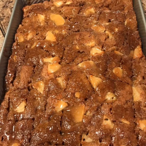 Best Moist Apple Cake