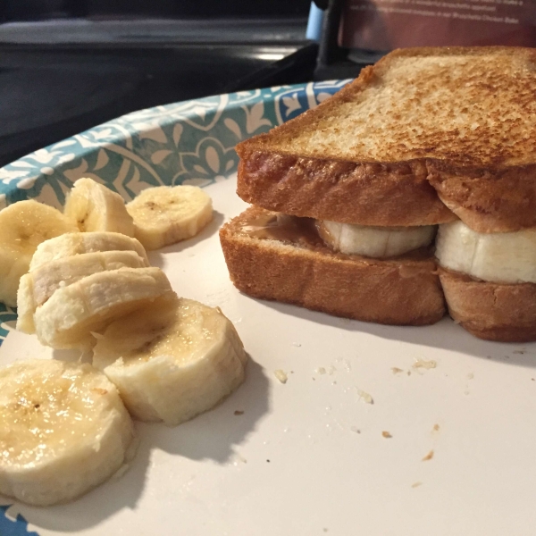 Grilled Peanut Butter and Banana Sandwich
