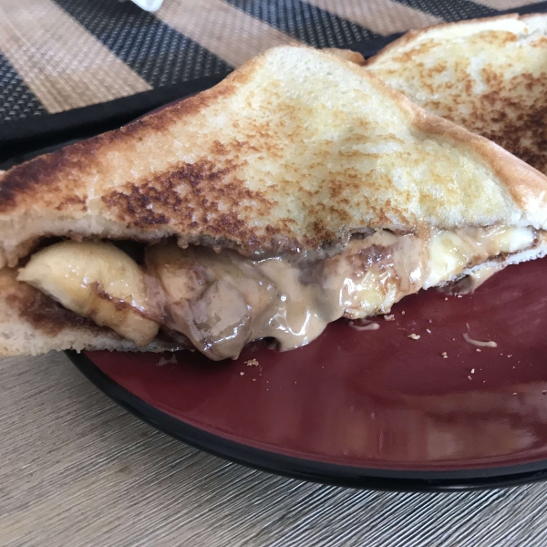 Grilled Peanut Butter and Banana Sandwich