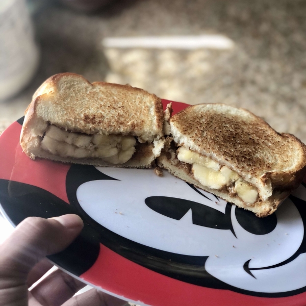 Grilled Peanut Butter and Banana Sandwich