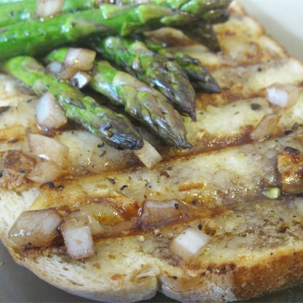 Grilled Asparagus with Roasted Garlic Toast and Balsamic Vinaigrette