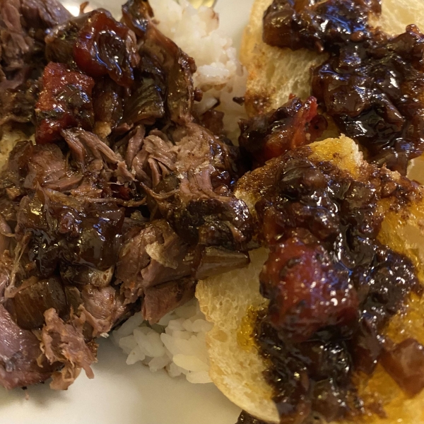 Red Wine-Braised Lamb Shanks