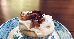 Pancake Cupcakes with Maple Bacon Buttercream Frosting