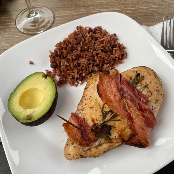 Grilled Chicken with Rosemary and Bacon