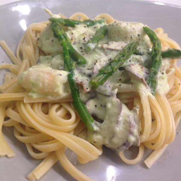 Creamy Asparagus Pasta