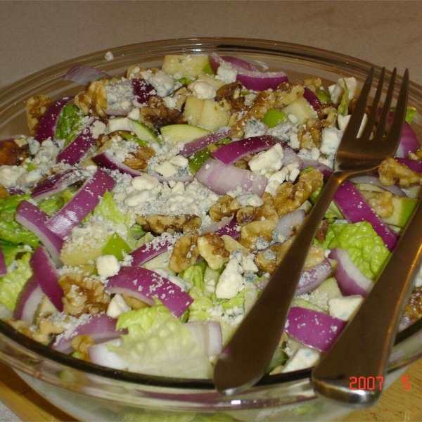 Romaine With Apple, Pecans and Blue Cheese