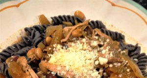 Slow Cooker Chicken Thighs over High-Fiber Black Bean Pasta