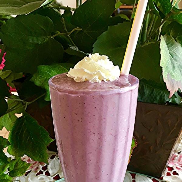 Berry Mango Milkshake