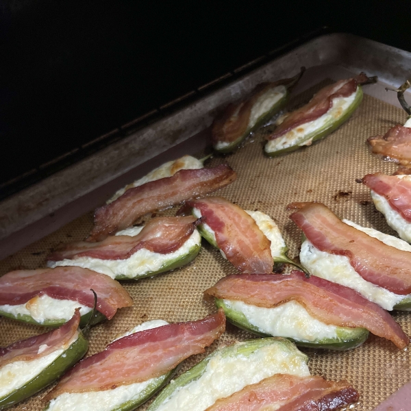 Bacon-Wrapped Jalapeño Poppers