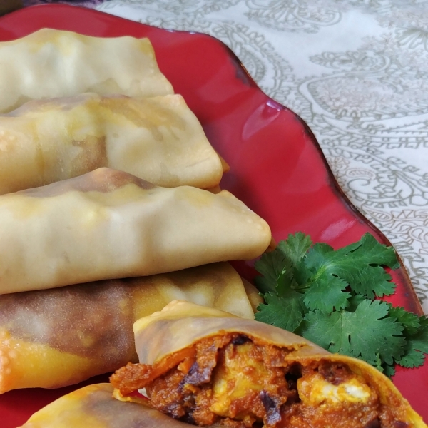 Easy Chicken Curry Egg Rolls